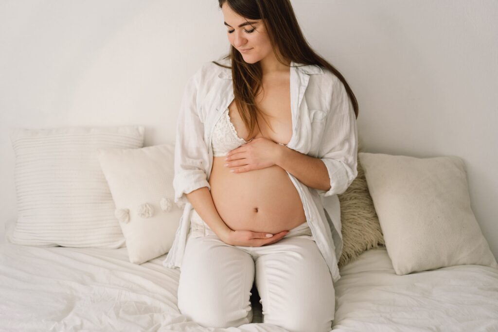 CBD in gravidanza - donna che aspetta un bambino